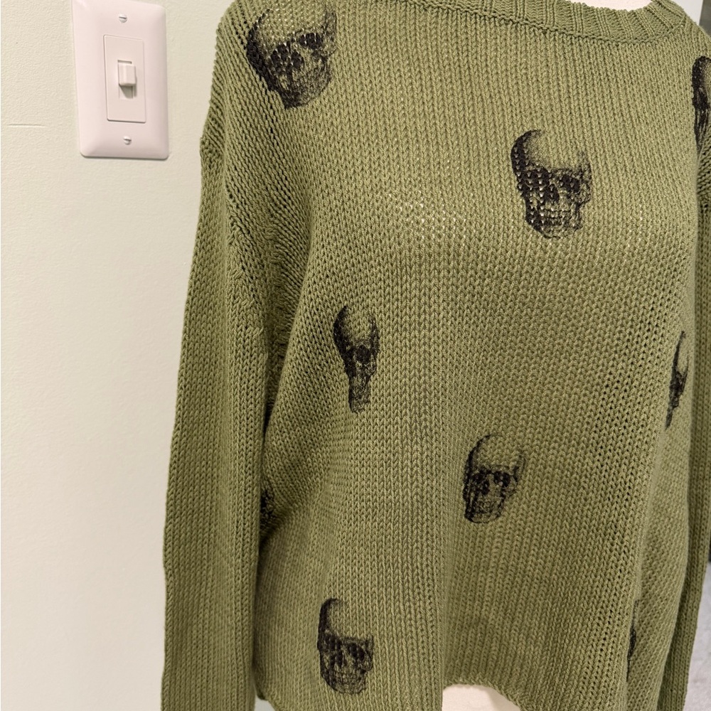 Wooden Ships Olive Green Crewneck Sweater with Black Skull Motifs M/L - Picture 2 of 5